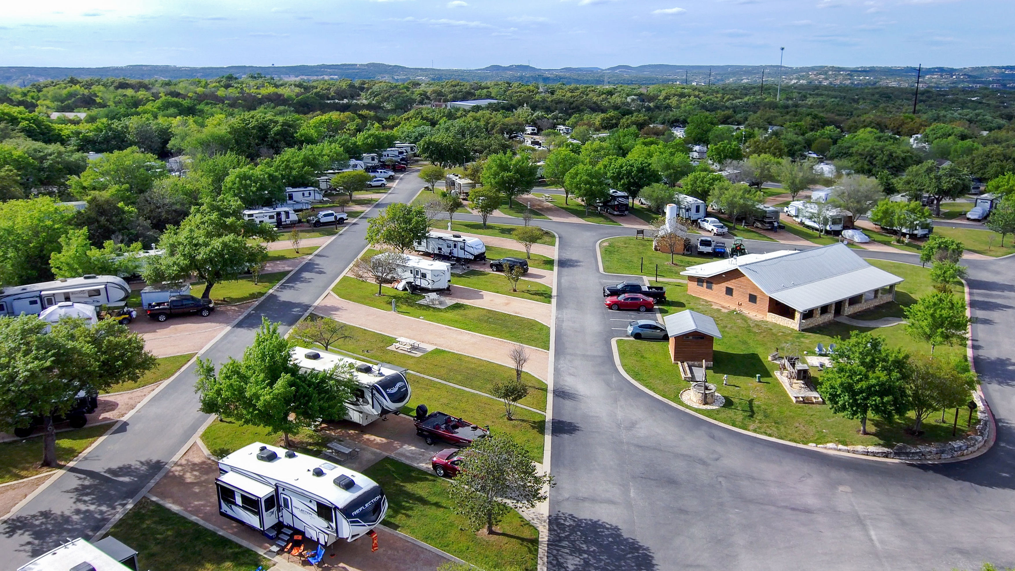 Sun Outdoors Lake Travis - Texas Campgrounds